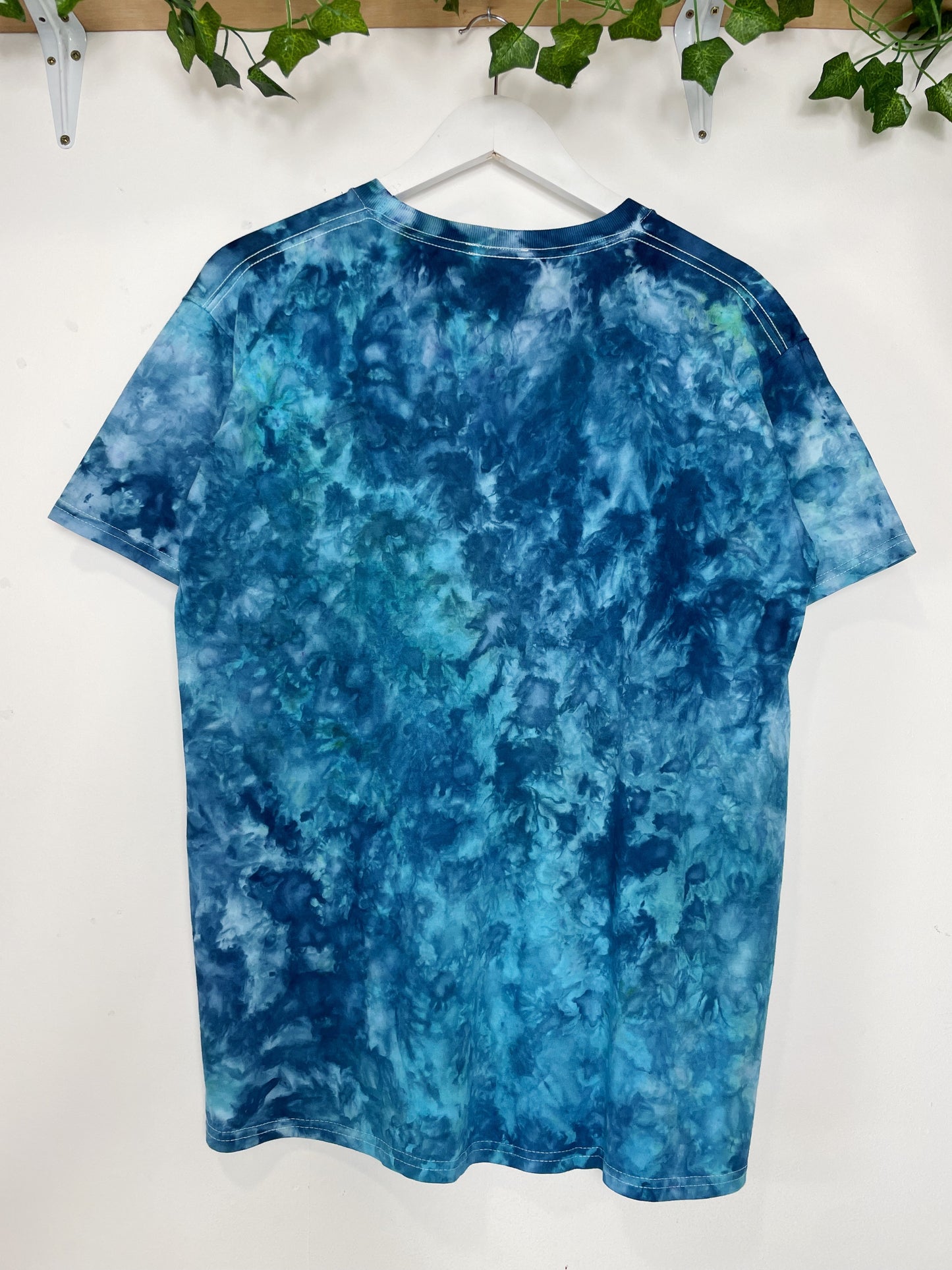 L | Ice Dye Ocean Blue Hand Dyed Ice Tie Dye T-Shirt